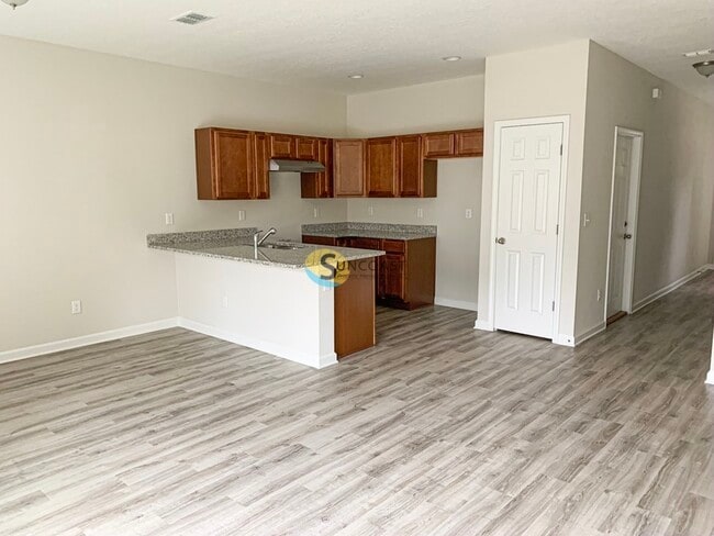 Building Photo - 3551 Rain Forest Dr W