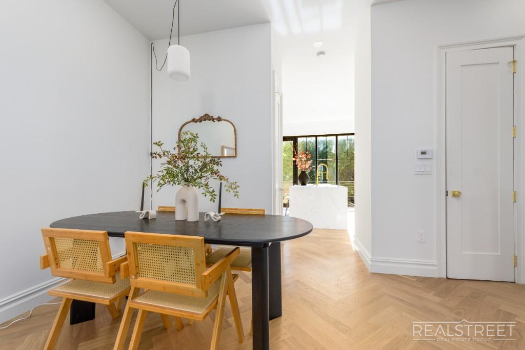 Building Photo - Stunning Brand New Townhouse for Rent in B...