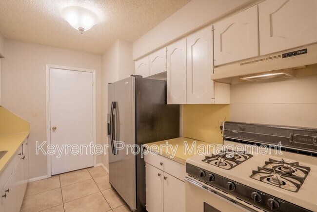 Building Photo - 6119 S Troost Ave