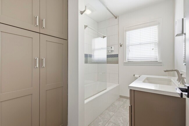 Building Photo - 9128 Austin Rd