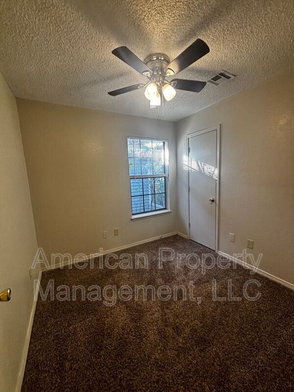 Building Photo - 1808 W 58th St