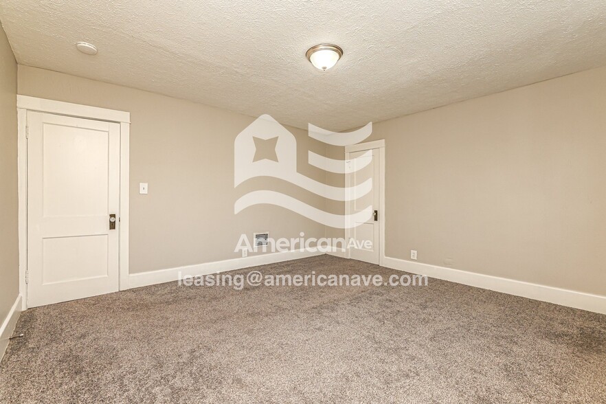 Building Photo - 821 Catalpa Dr.