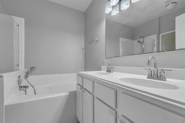 Building Photo - 3326 Pebble Beach Ln