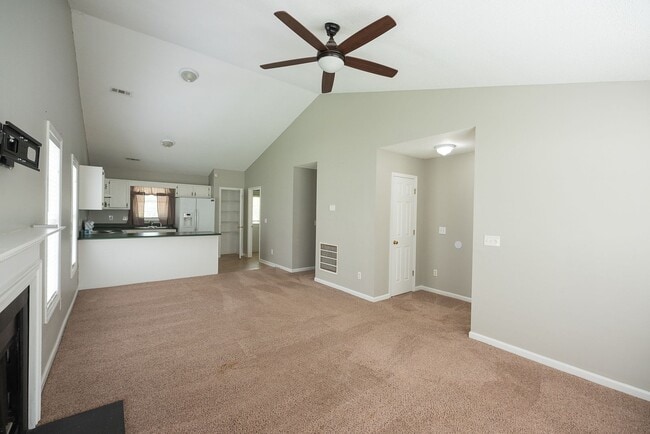 Building Photo - Charming 3 bedroom 2 bath ranch style home in Greensboro with covered front porch!