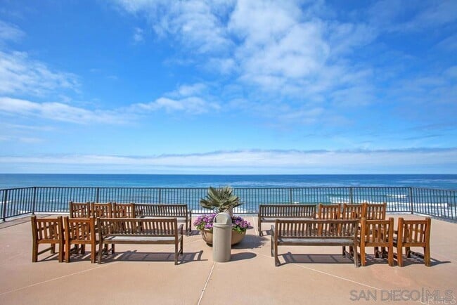 Primary Photo - 755 Pacific Surf Dr
