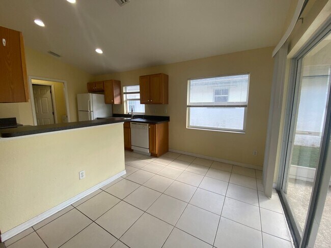 Building Photo - 487 Winwood Ct