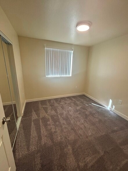 Building Photo - 347 E 107th St