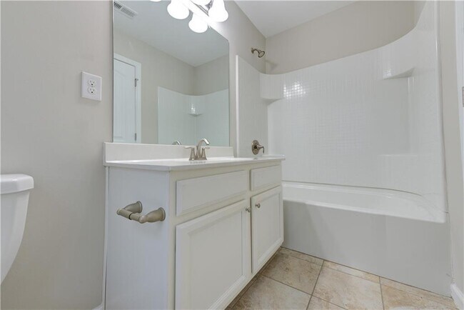 Building Photo - 496 Sunset Park Dr