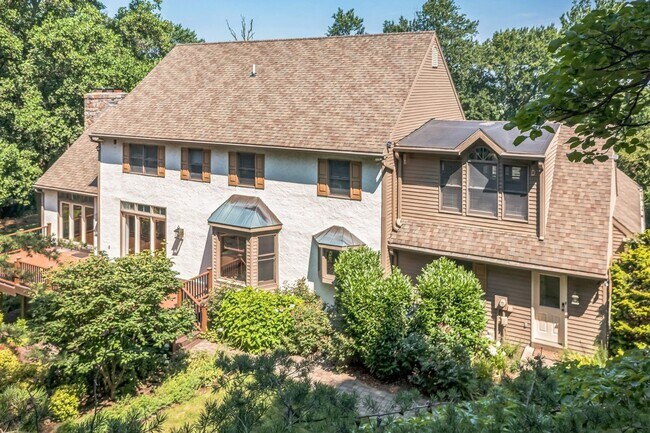 Building Photo - Spacious 5BR House in Pottstown