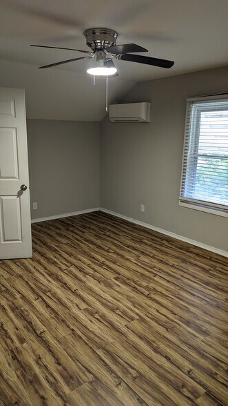 Building Photo - 1809 Middle Tennessee Blvd