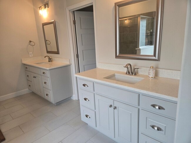 Building Photo - FOR RENT in MIDLAND! Available Now!