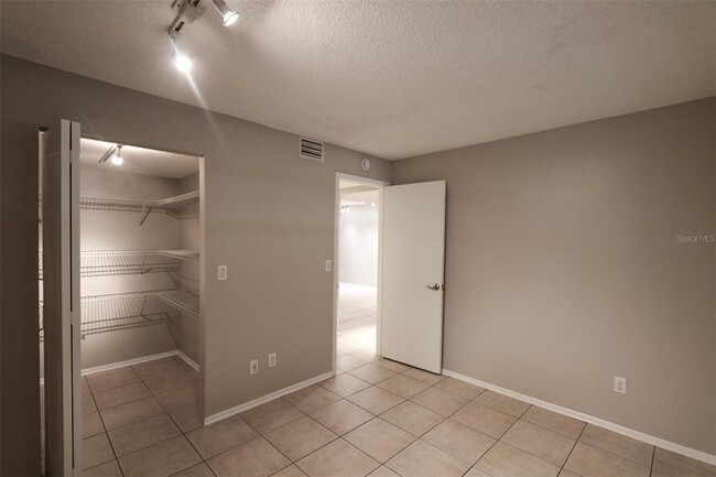 Building Photo - 4957 Puritan Cir