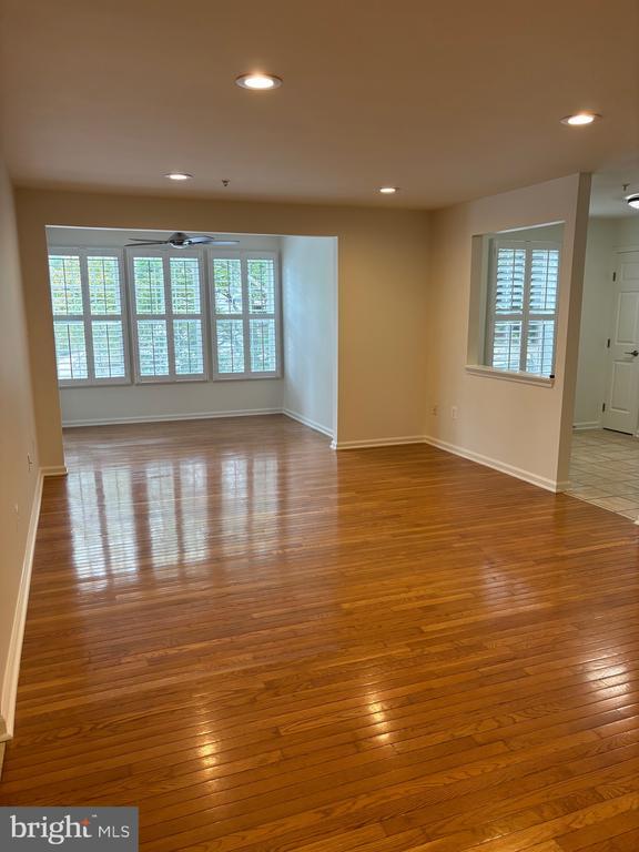 Building Photo - 25905 Ridge Manor Dr