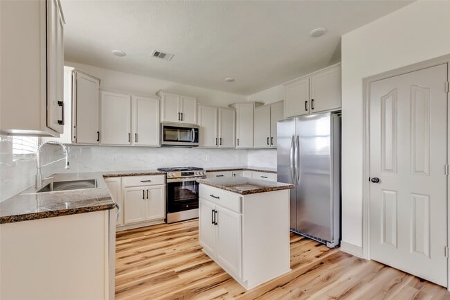 Building Photo - 14006 Tobago Ct