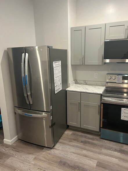 Building Photo - 1130 Greenaway Pl