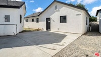 Building Photo - 15559 Three Palms St
