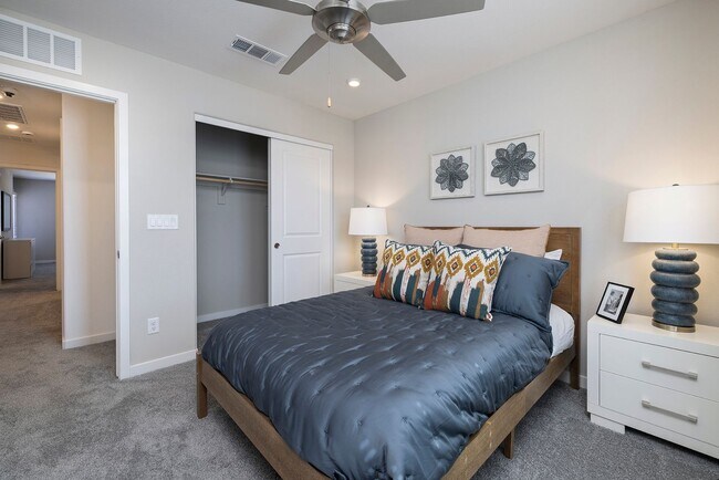 Building Photo - FULLY FURNISHED BRAND NEW TOWNHOME WITH 3 ...