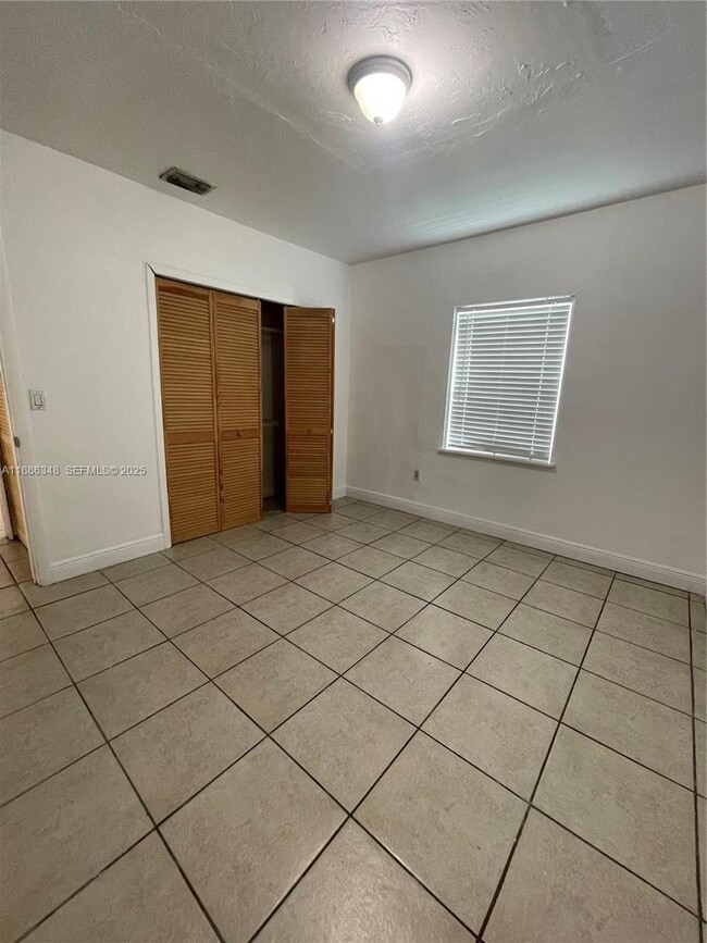 Building Photo - 5921 SW 62nd St