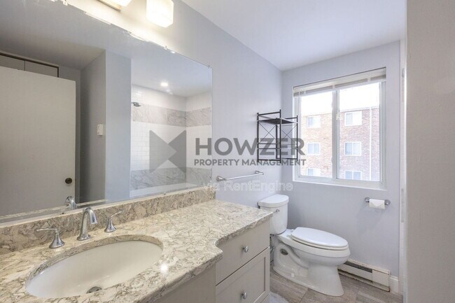 Building Photo - 307 W Main St