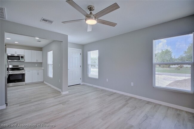 Building Photo - 1525 Chatsworth St