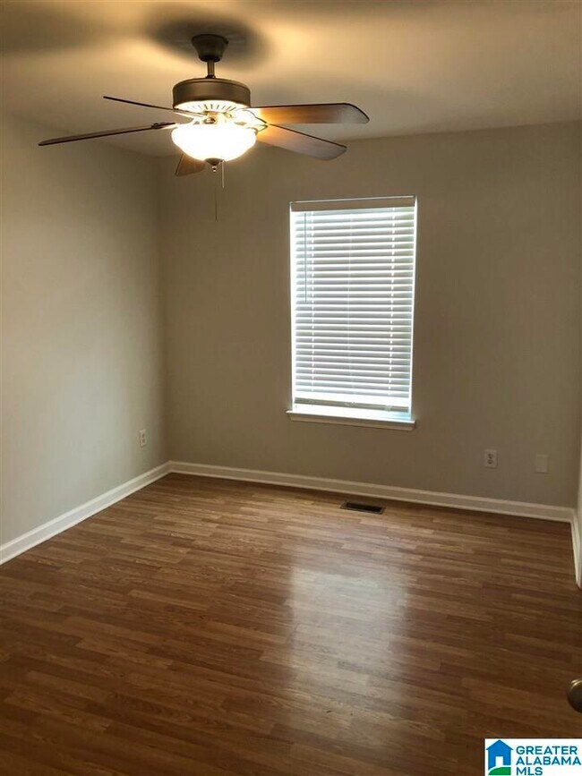 Building Photo - 805 Moonlite Dr
