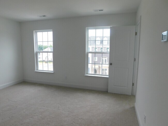 Building Photo - 7037 Leire Ln