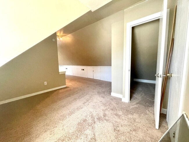 Building Photo - Stunning 3-bedroom single family home in N...