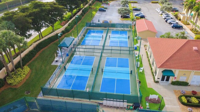 Building Photo - 5058 Glenville Dr