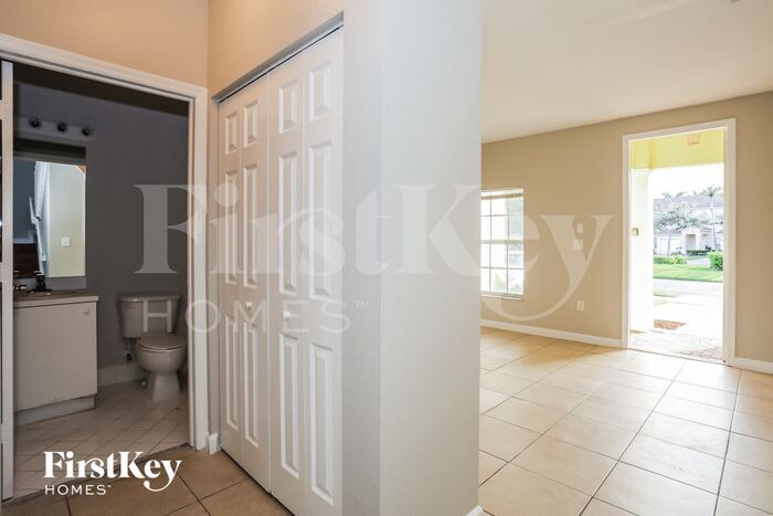 Building Photo - 2503 NE 41st Pl
