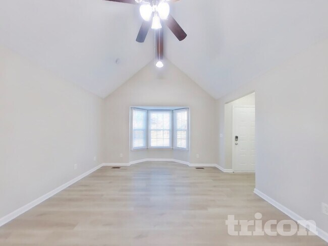 Building Photo - 3009 Blackwood Dr