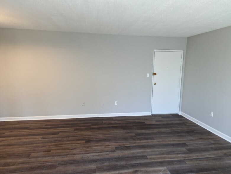 Building Photo - 3831 Hamilton Street