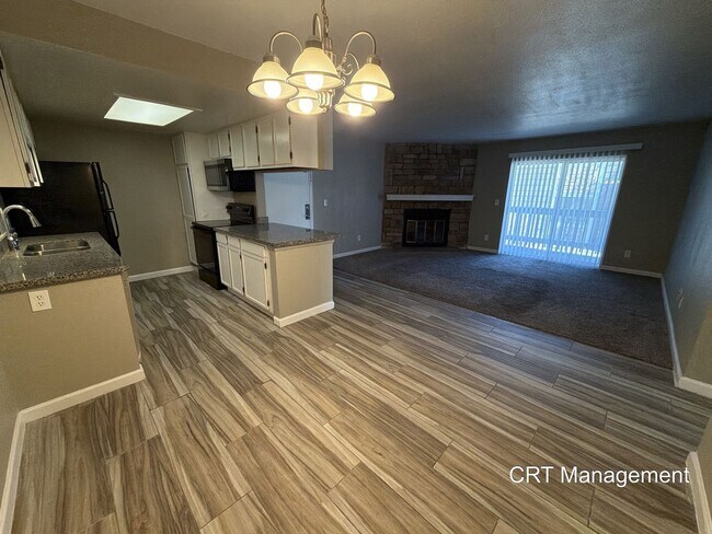 Building Photo - Spacious 3-Bedroom Condo with In-Unit Laundry – Convenient Aurora Location