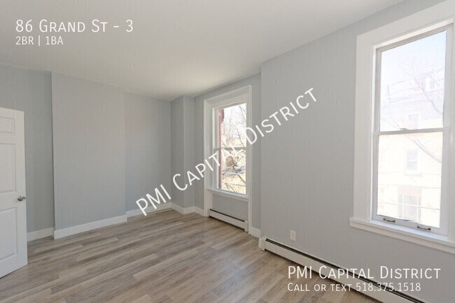 Building Photo - 86 Grand St
