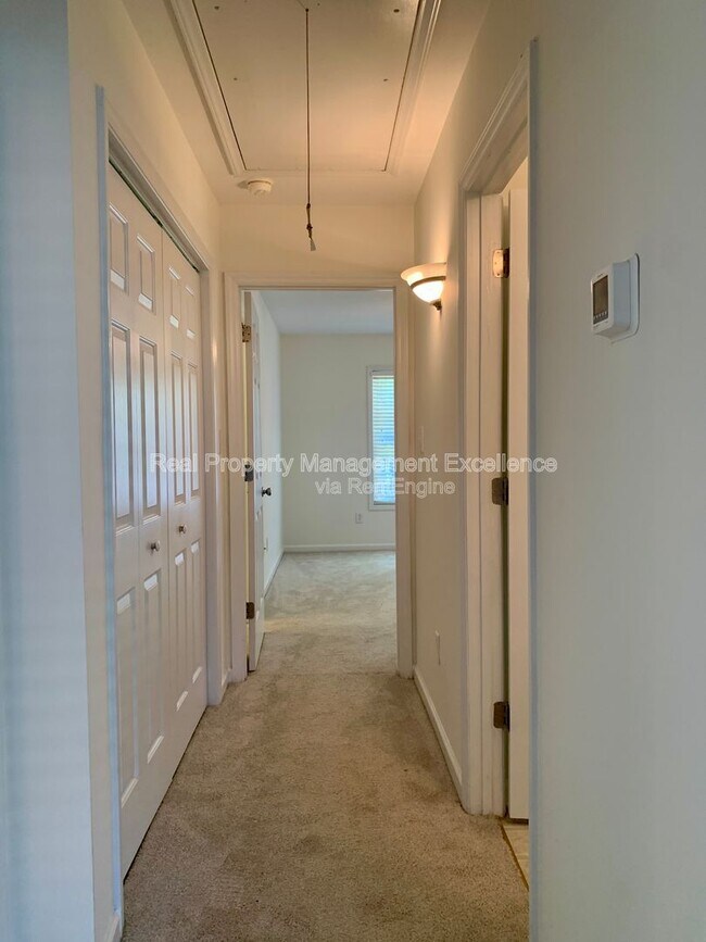 Building Photo - 205 Will Ct