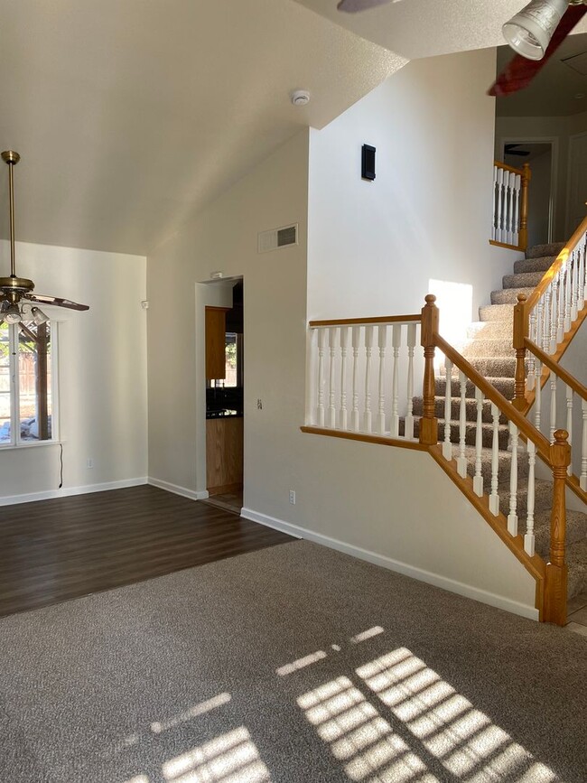 Building Photo - Stunning 4-Bedroom Home in Clovis Unified ...