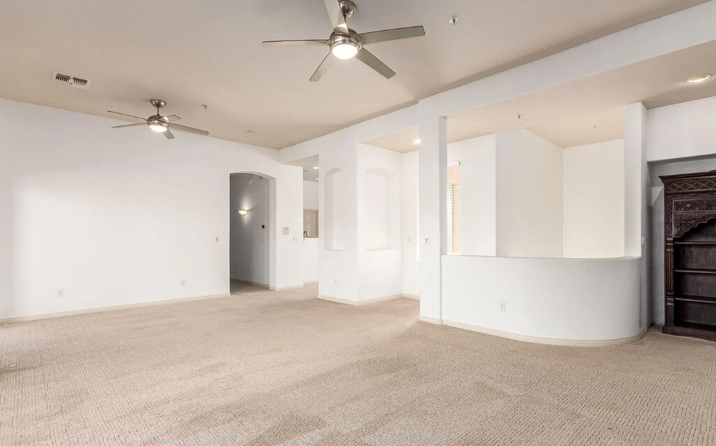 Building Photo - 16420 N Thompson Peak Pky