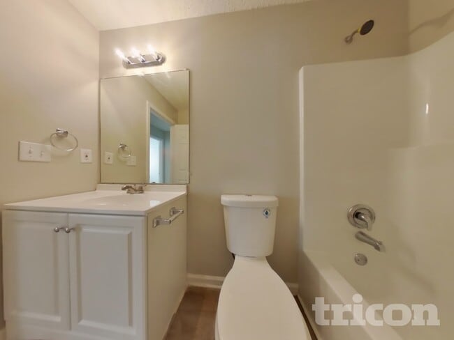 Building Photo - 5132 Meadows Lake Dr