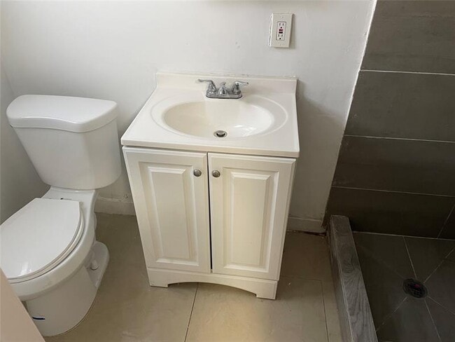 Building Photo - 2120 SW 51st Ct