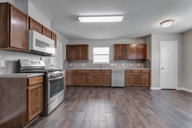 Building Photo - 9307 Grove Haven Dr