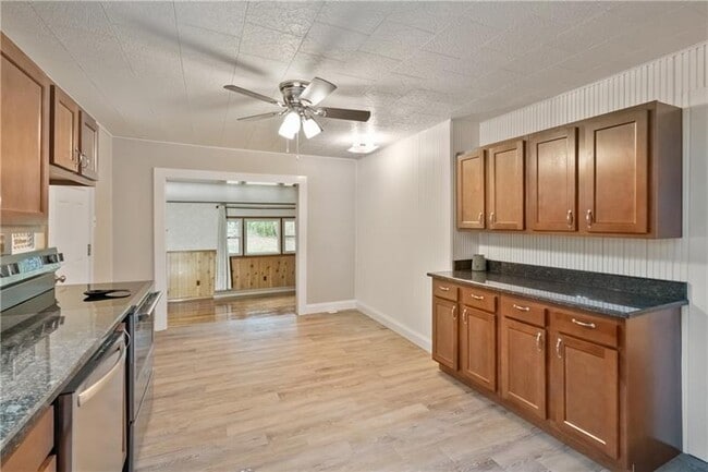 Building Photo - 127 Magill Rd