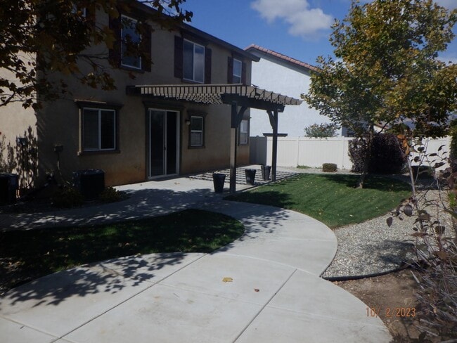 Building Photo - Located in the Heart of Tehachapi!