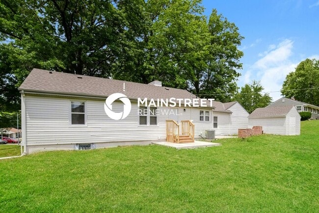 Building Photo - 3 Bedroom Pet-Friendly Home in Kansas City, MO with Main Street Renewal