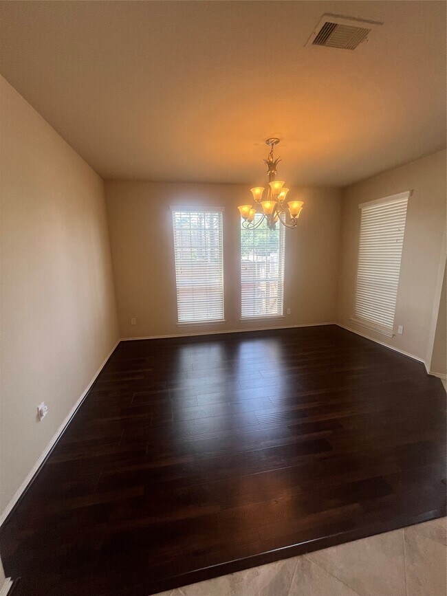 Building Photo - 2911 Meadows Pond Ln
