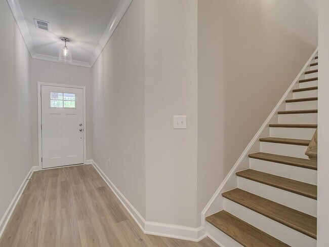 Building Photo - 903 Agate Ln