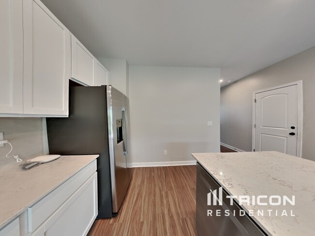 Building Photo - 176 Millbrook Dr