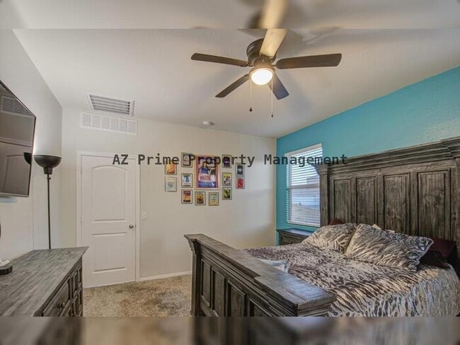 Building Photo - 30945 W Picadilly Rd