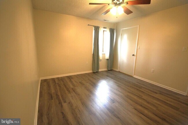 Building Photo - 5322 Ravens Crest Dr