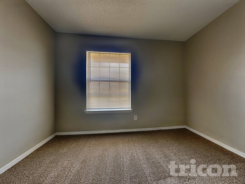 Building Photo - 5620 Oregon Trail Ct