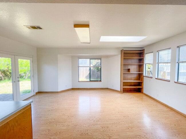 Building Photo - This gorgeous Pine Hills home has a large interior, 2-car garage, and fully-fenced yard!