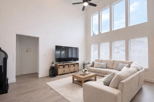 Building Photo - 31426 Warm Kindling Wy